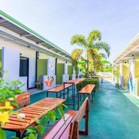 Oyo 450 Rawai Studios Resort Екстериор снимка
