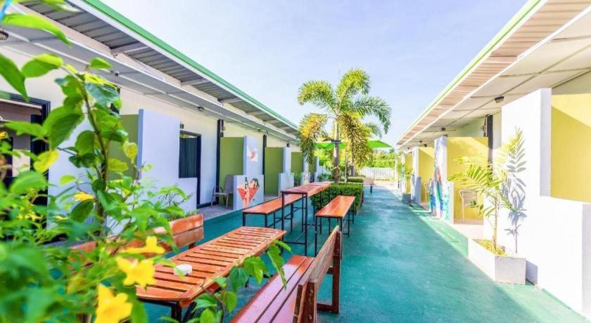 Oyo 450 Rawai Studios Resort Екстериор снимка