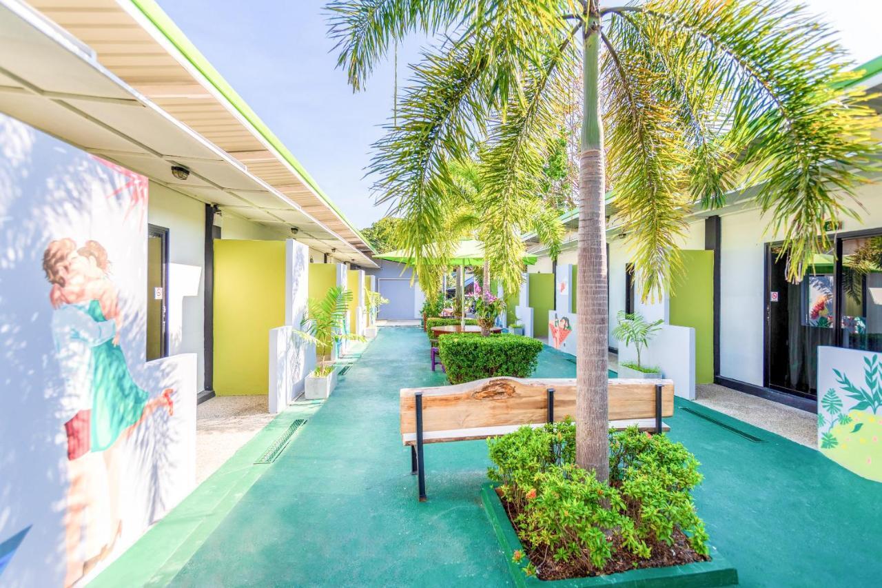 Oyo 450 Rawai Studios Resort Екстериор снимка